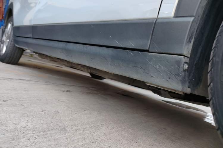 Used Leapmotor T03 2022 Glazed Edition Right Side Sill