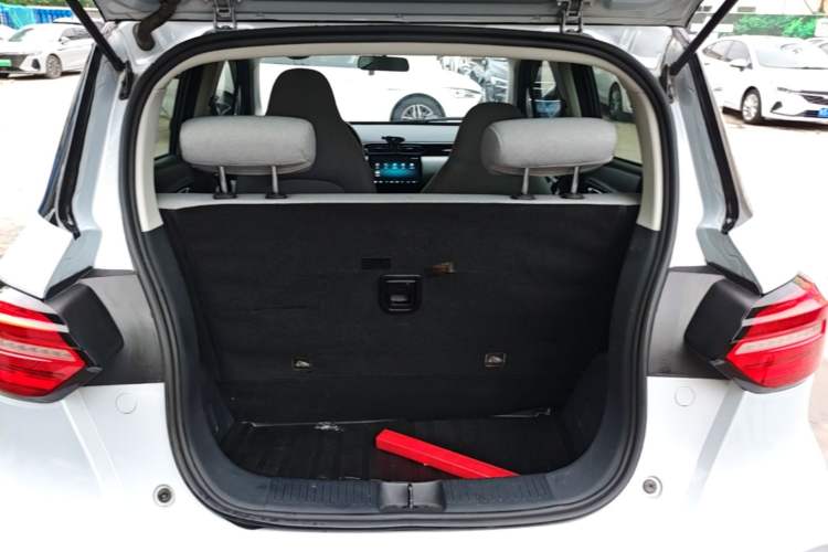 Used Leapmotor T03 2022 Crystal Edition Trunk