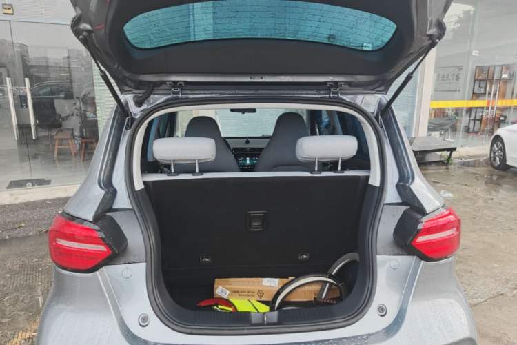 Used Leapmotor T03 2022 Crystal Edition Trunk