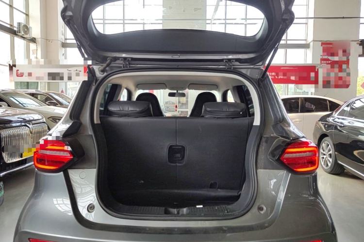 Used Leapmotor T03 2022 Crystal Edition Trunk