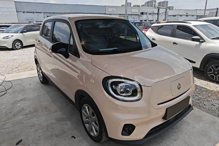 Used Leapmotor T03 2022 Amber Edition Front Right 45 Deg