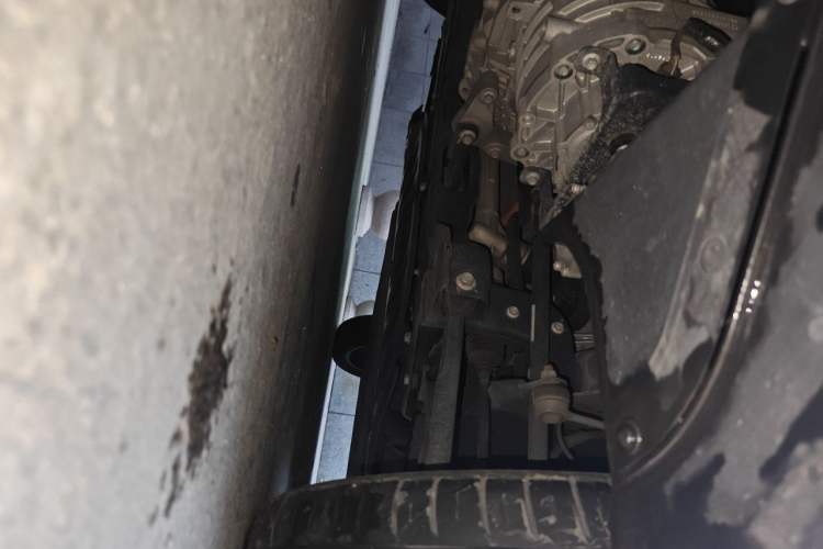 Used Leapmotor T03 2022 YAOJIN Edition Chassis Front Left