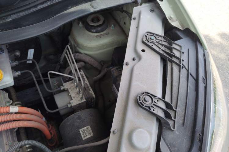 Used Leapmotor T03 2022 Crystal Edition Engine Bay Left