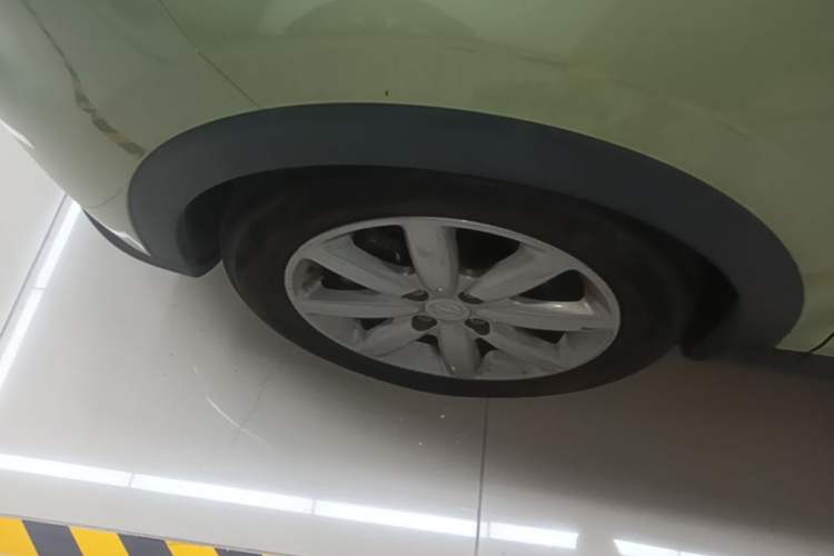 Used Leapmotor T03 2022 YAOJIN Edition Left Front Wheel Hub