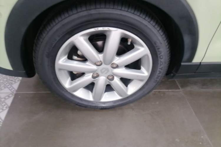 Used Leapmotor T03 2022 Star Diamond Edition Left Front Wheel Hub