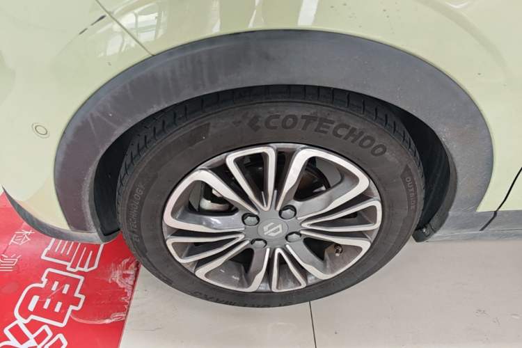 Used Leapmotor T03 2022 YAOJIN Edition Left Front Wheel Hub