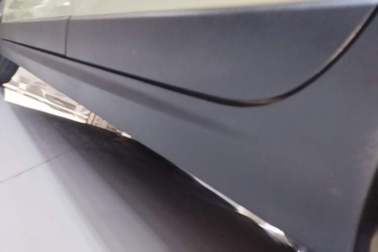 Used Leapmotor T03 2022 Star Diamond Edition Left Side Sill