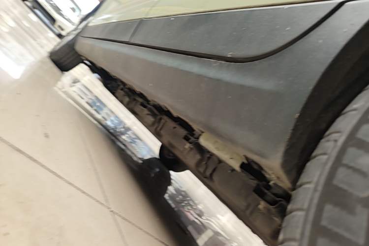 Used Leapmotor T03 2022 YAOJIN Edition Left Side Sill