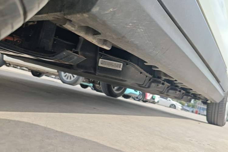 Used Leapmotor T03 2022 Star Diamond Edition Left Side Sill