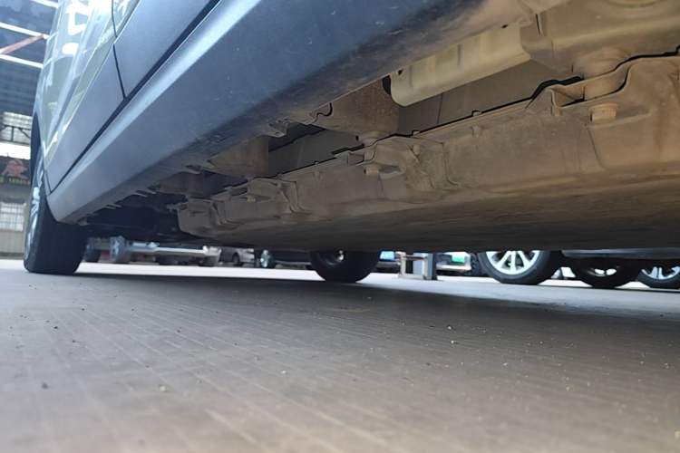 Used Leapmotor T03 2022 Star Diamond Edition Left Side Sill