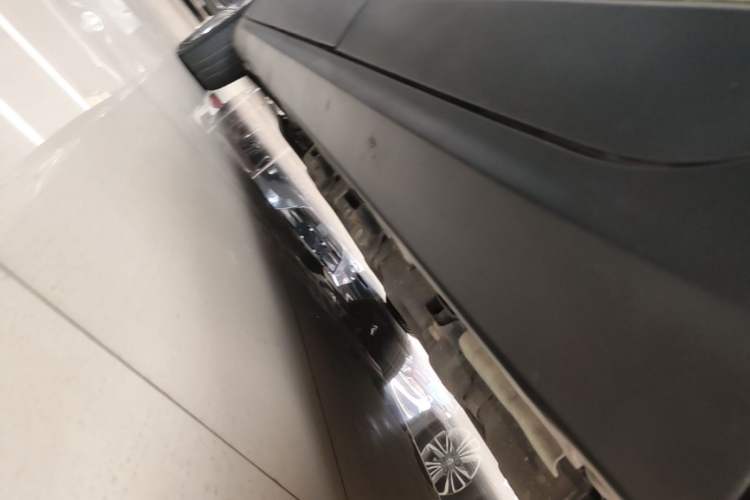 Used Leapmotor T03 2022 Star Diamond Edition Left Side Sill