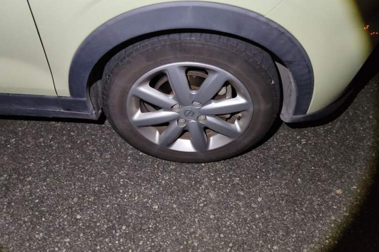 Used Leapmotor T03 2022 YAOJIN Edition Right Front Wheel Hub