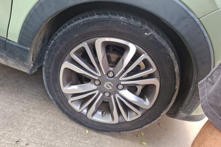 Used Leapmotor T03 2022 YAOJIN Edition Right Front Wheel Hub