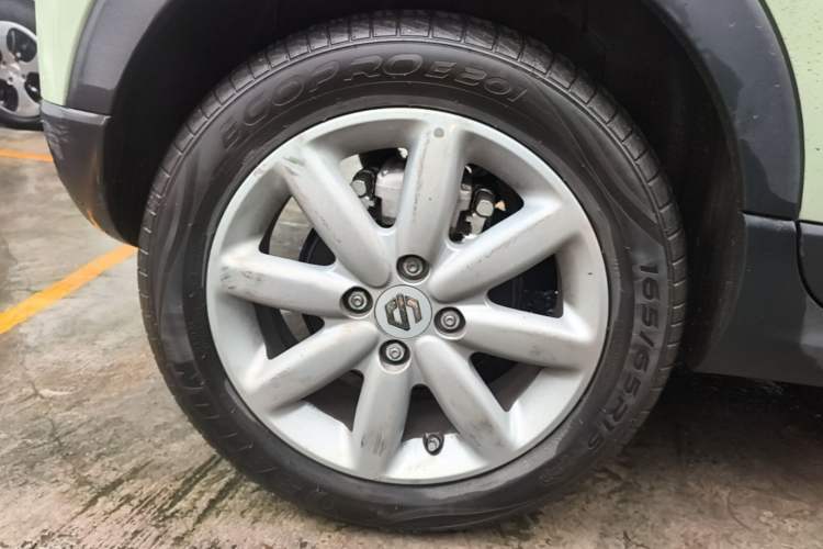 Used Leapmotor T03 2022 Crystal Edition Right Rear Wheel Hub