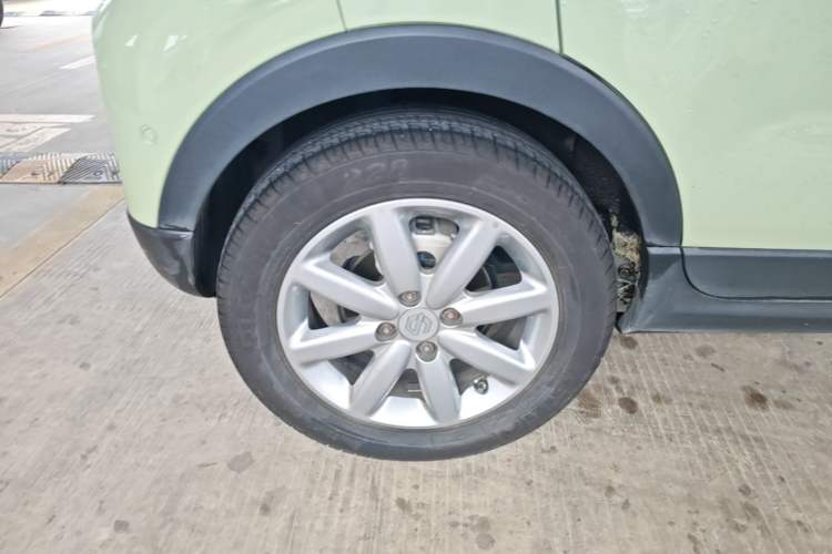 Used Leapmotor T03 2022 Star Diamond Edition Right Rear Wheel Hub