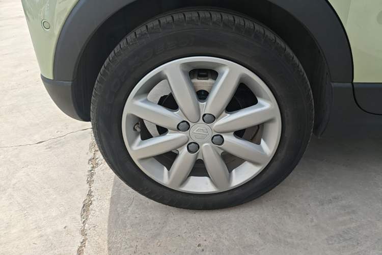 Used Leapmotor T03 2022 Star Diamond Edition Right Rear Wheel Hub