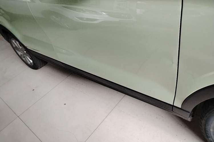 Used Leapmotor T03 2022 Star Diamond Edition Right Side Sill