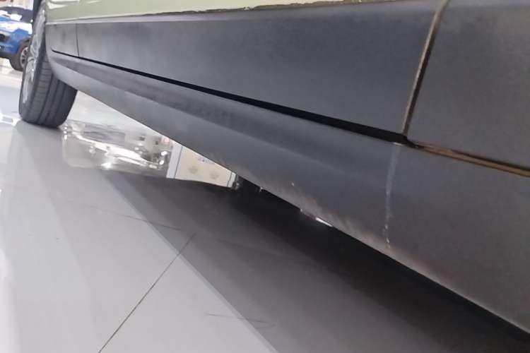 Used Leapmotor T03 2022 Star Diamond Edition Right Side Sill