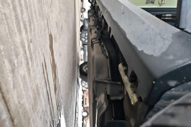 Used Leapmotor T03 2022 Star Diamond Edition Right Side Sill