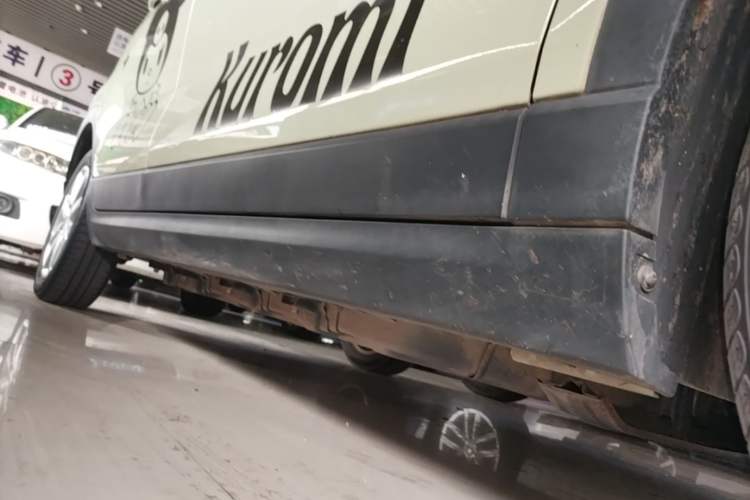 Used Leapmotor T03 2022 Crystal Edition Right Side Sill