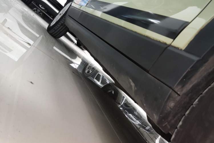 Used Leapmotor T03 2022 YAOJIN Edition Right Side Sill