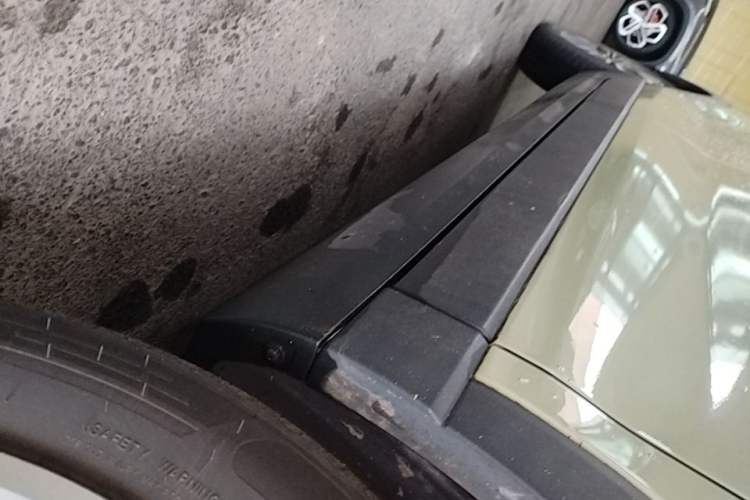 Used Leapmotor T03 2022 Star Diamond Edition Right Side Sill