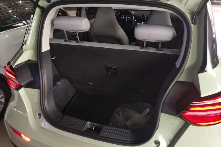 Used Leapmotor T03 2022 Crystal Edition Trunk