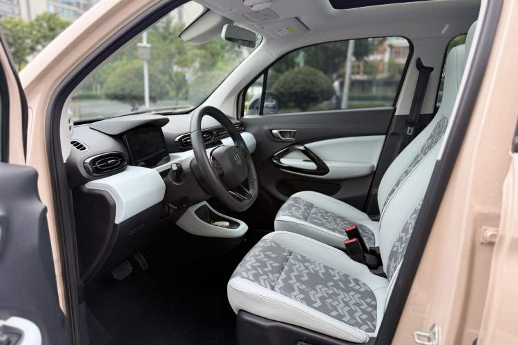 Used Leapmotor T03 2022 Star Diamond Edition Interior 4