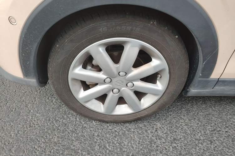 Used Leapmotor T03 2022 Star Diamond Edition Left Front Wheel Hub