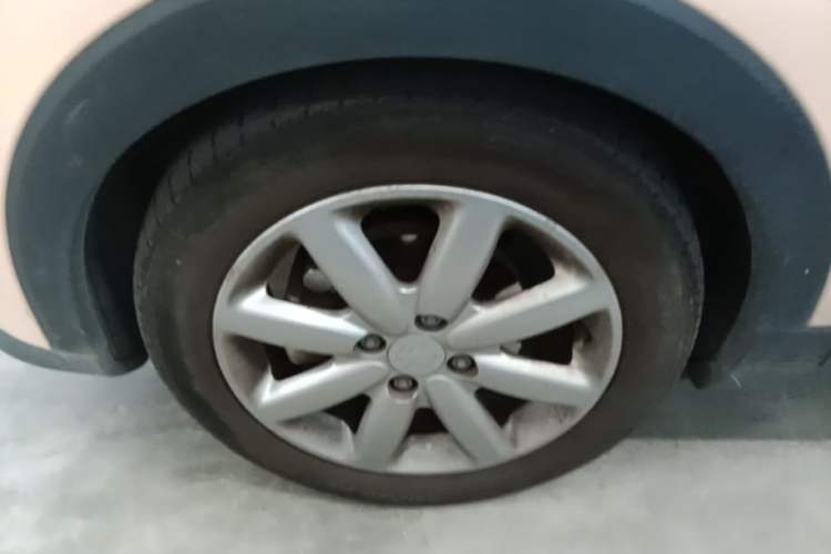 Used Leapmotor T03 2022 Star Diamond Edition Left Front Wheel Hub