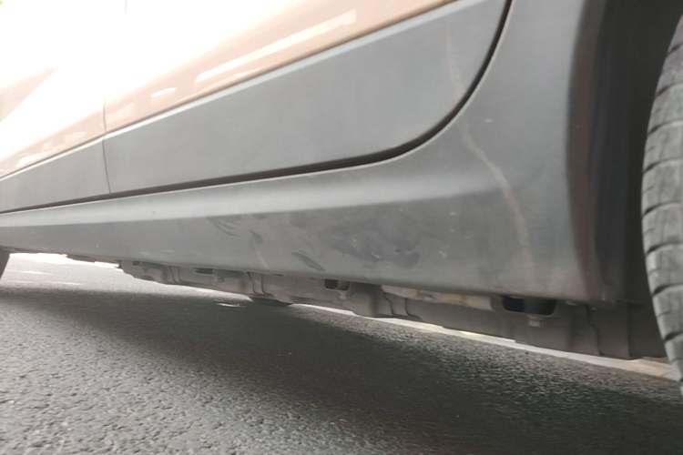 Used Leapmotor T03 2022 Star Diamond Edition Left Side Sill