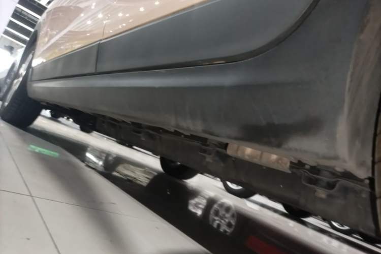 Used Leapmotor T03 2022 YAOJIN Edition Left Side Sill