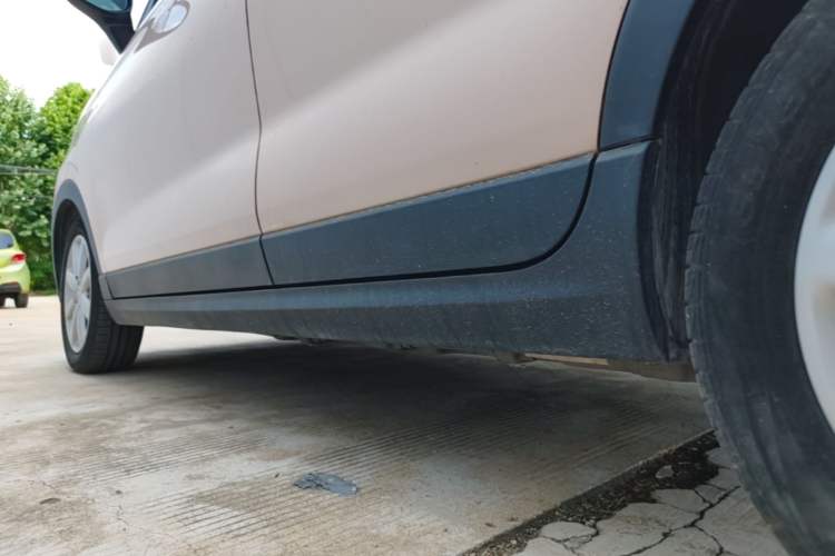 Used Leapmotor T03 2022 Star Diamond Edition Left Side Sill