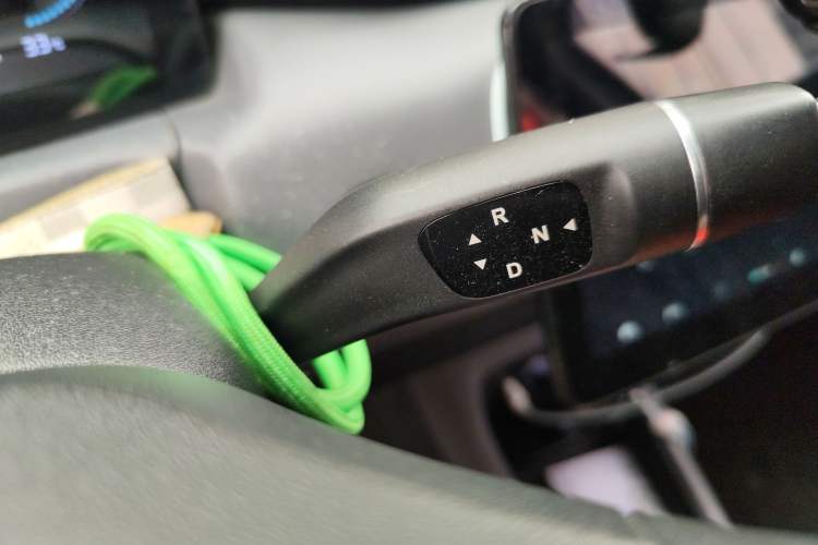 Used Leapmotor T03 2022 Special Edition Gear Lever