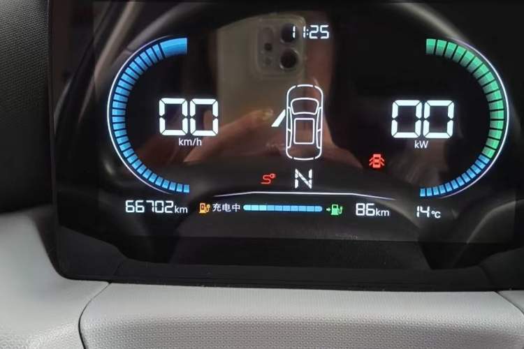 Used Leapmotor T03 2022 Crystal Edition Odometer Close Up
