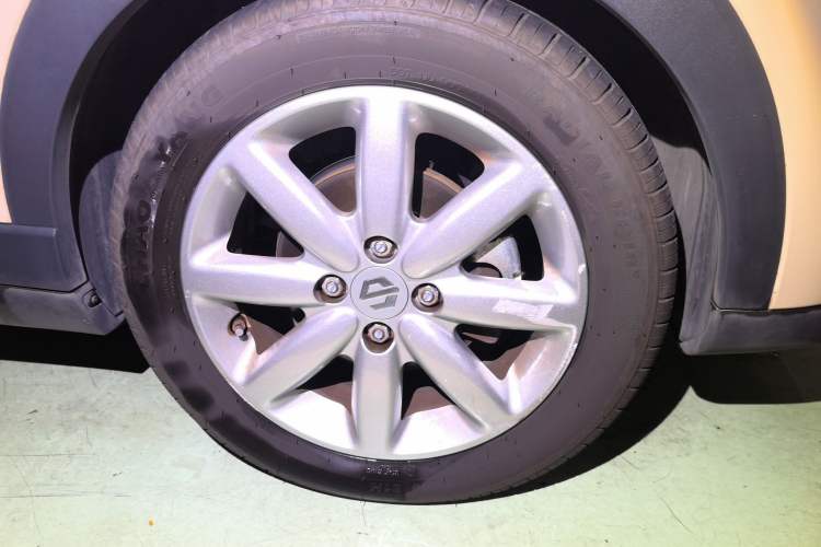 Used Leapmotor T03 2022 YAOJIN Edition Right Front Wheel Hub