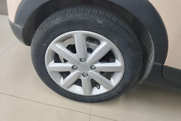 Used Leapmotor T03 2022 Star Diamond Edition Right Rear Wheel Hub