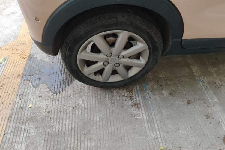 Used Leapmotor T03 2022 Star Diamond Edition Right Rear Wheel Hub