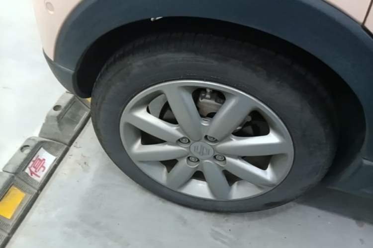 Used Leapmotor T03 2022 Star Diamond Edition Right Rear Wheel Hub