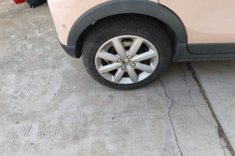 Used Leapmotor T03 2022 Star Diamond Edition Right Rear Wheel Hub