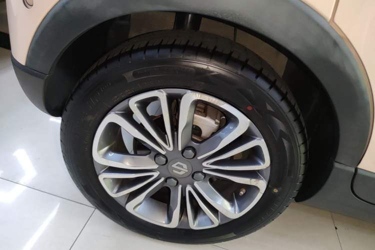 Used Leapmotor T03 2022 Star Diamond Edition Right Rear Wheel Hub