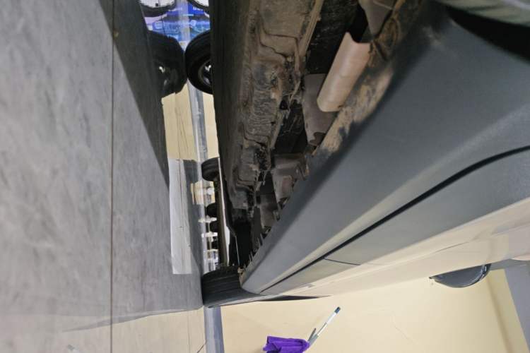 Used Leapmotor T03 2022 Amber Edition Right Side Sill
