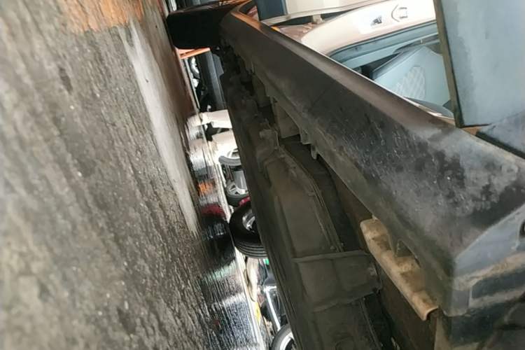 Used Leapmotor T03 2022 Star Diamond Edition Right Side Sill