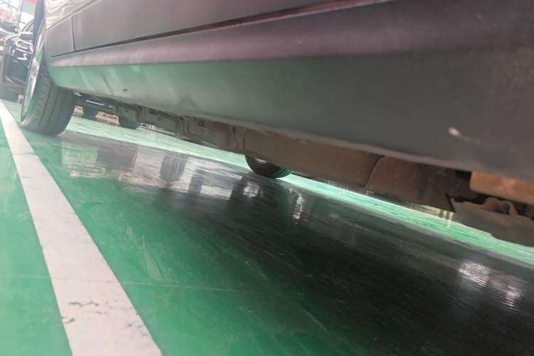 Used Leapmotor T03 2022 Star Diamond Edition Right Side Sill