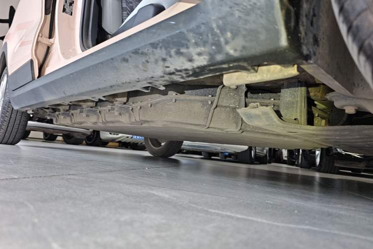 Used Leapmotor T03 2022 Star Diamond Edition Right Side Sill