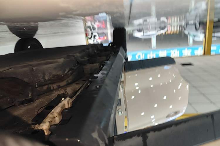 Used Leapmotor T03 2022 Star Diamond Edition Right Side Sill