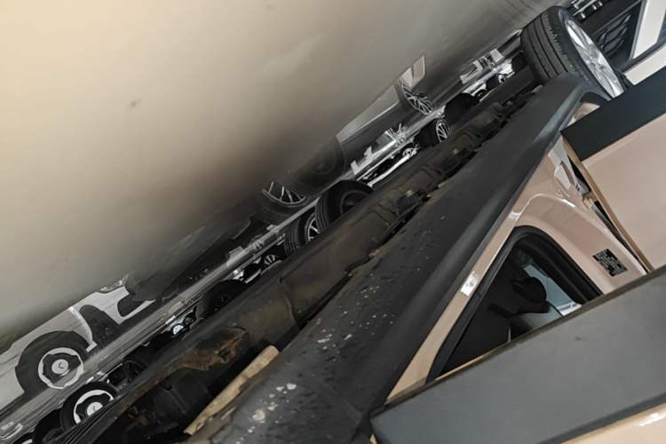 Used Leapmotor T03 2022 Star Diamond Edition Right Side Sill