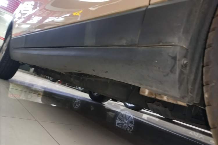 Used Leapmotor T03 2022 YAOJIN Edition Right Side Sill