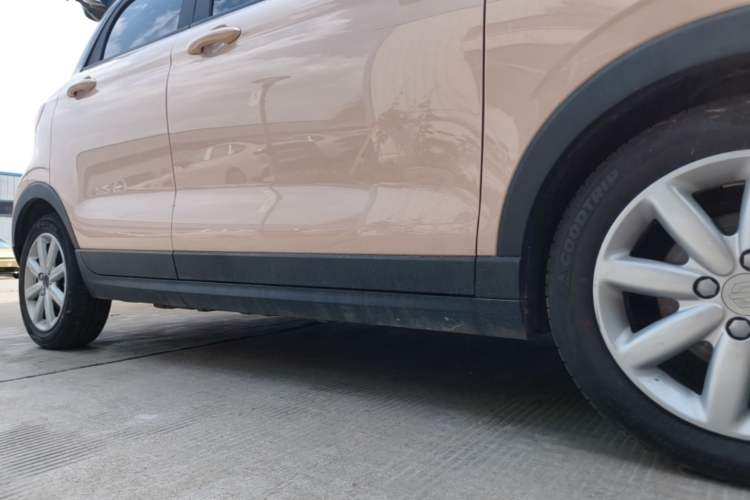 Used Leapmotor T03 2022 Star Diamond Edition Right Side Sill
