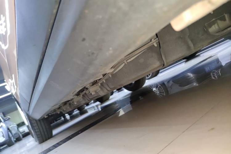 Used Leapmotor T03 2022 Star Diamond Edition Right Side Sill